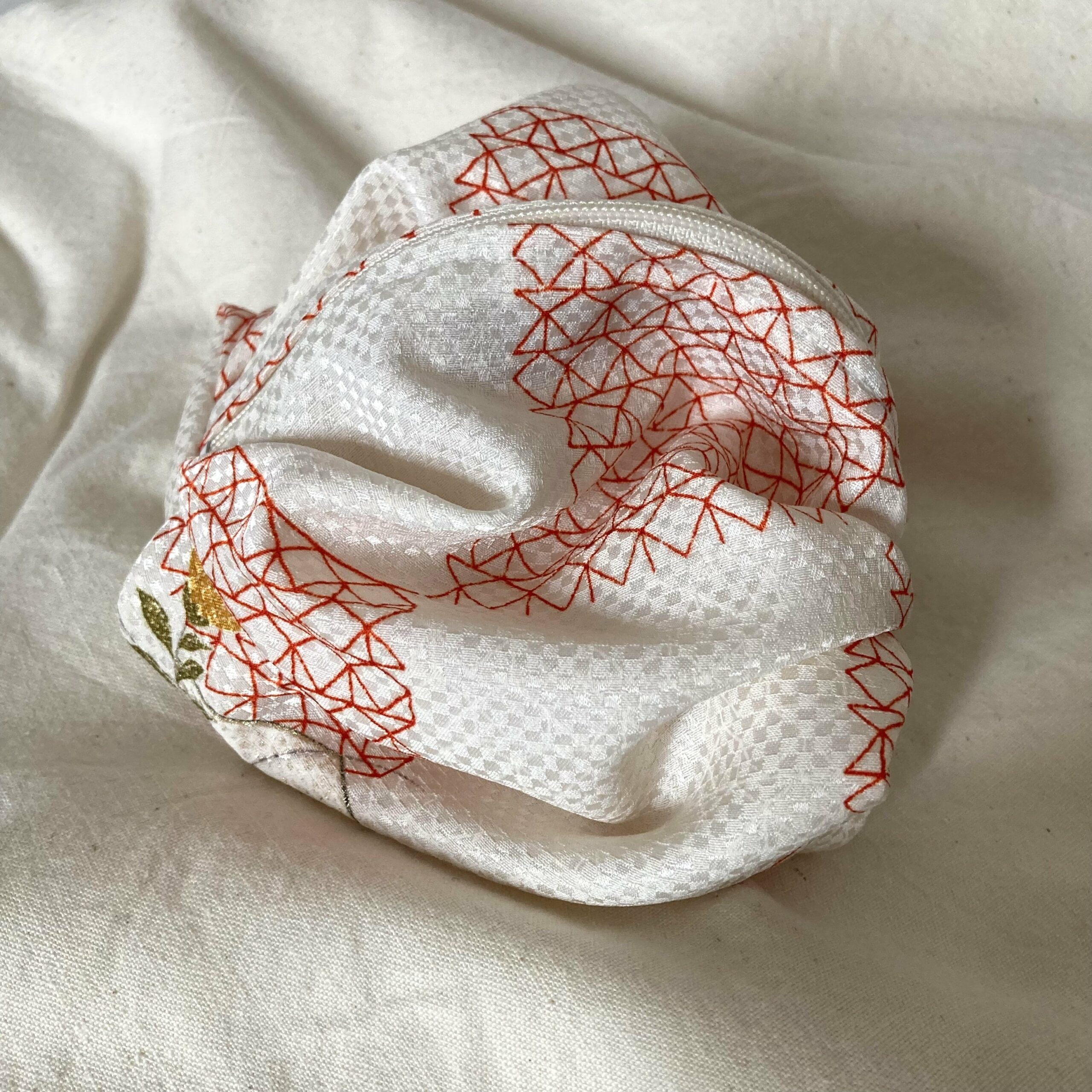 Pochette KIMONO JAPONAIS VINTAGE - Tissés de blancs, traits orangés et fils or argent – Image 7